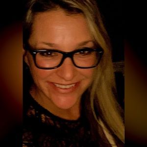 Meet your Posher, Karine